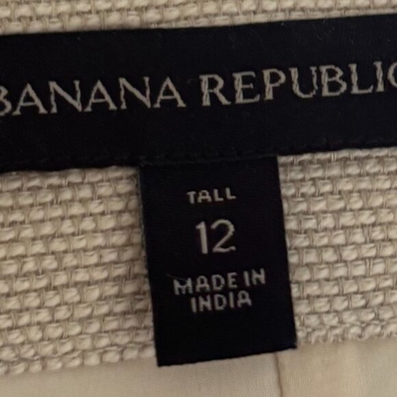 Banana Republic Khaki Mini Skirt (size 12) - Picture 5 of 6